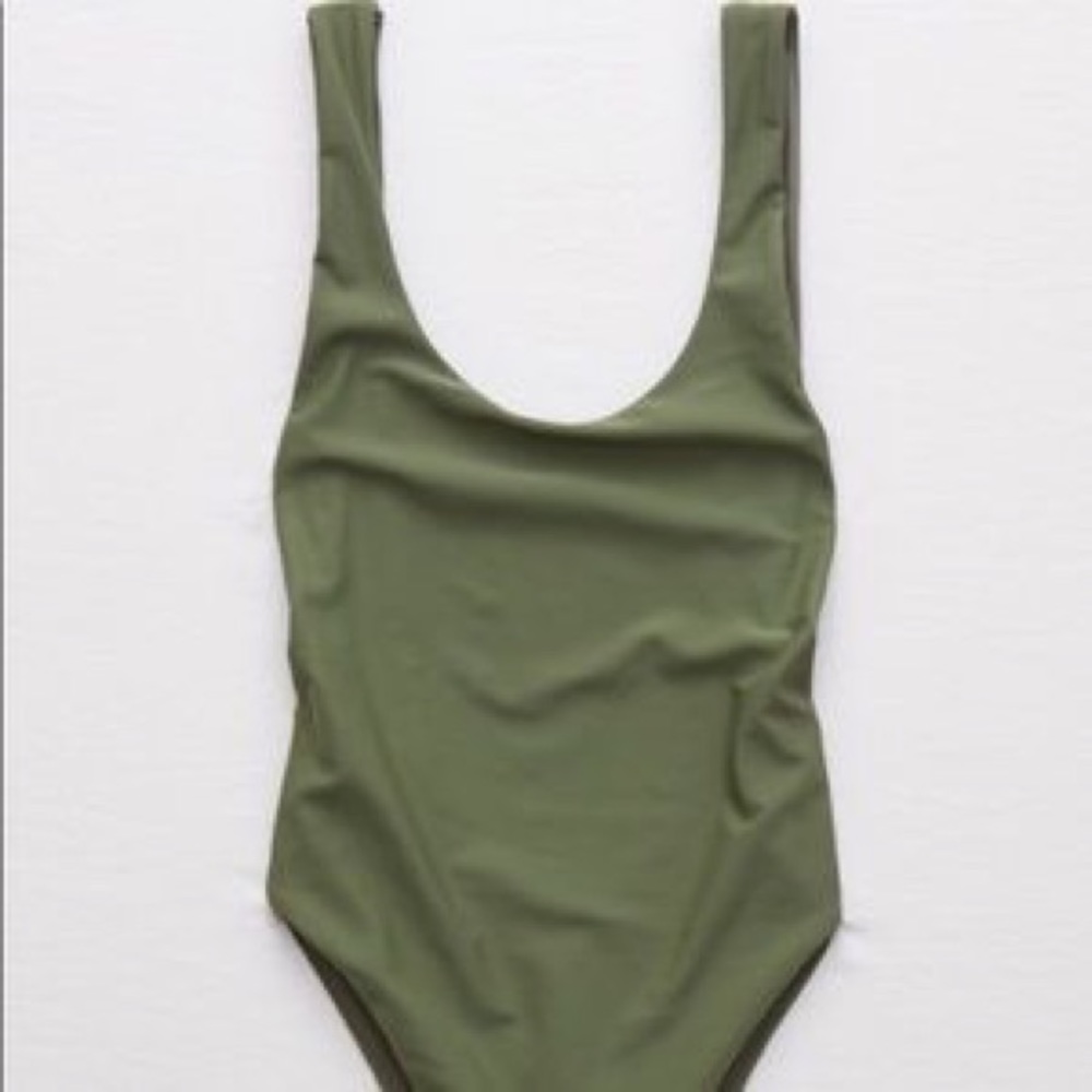 NEW AEO Olive Green scoop Side Bodysuit. Never worn